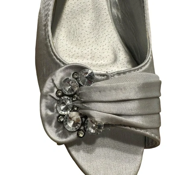 Beacon Womens Silver Satin Embellished Peep Toe Slingback Heels Size 85 - Picture 5 of 6